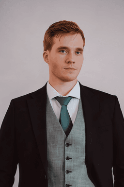 Дмитрий Елисеев